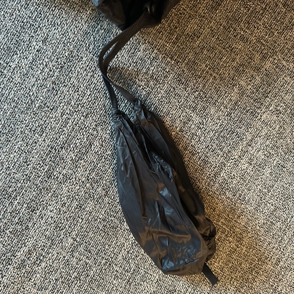 Amazon Essentials Medium Lightweight full zip puffer jacket - Picture 2 of 3